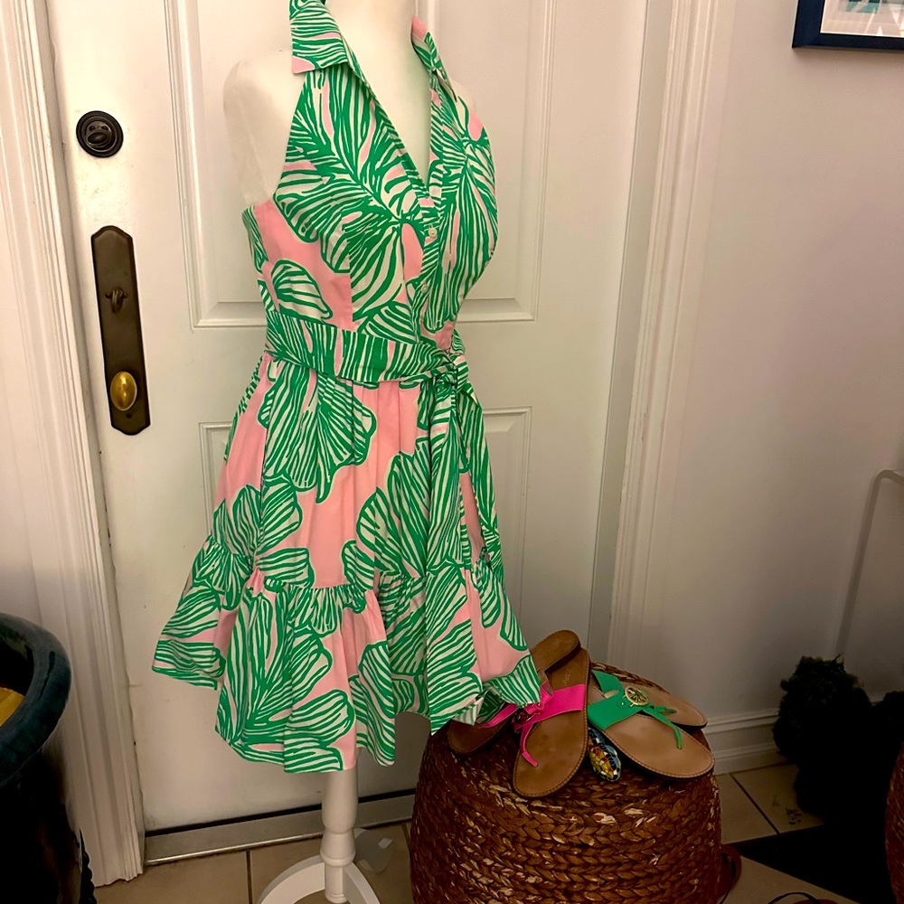 Lilly Pulitzer short dress .  In excellent condition. Side zipper